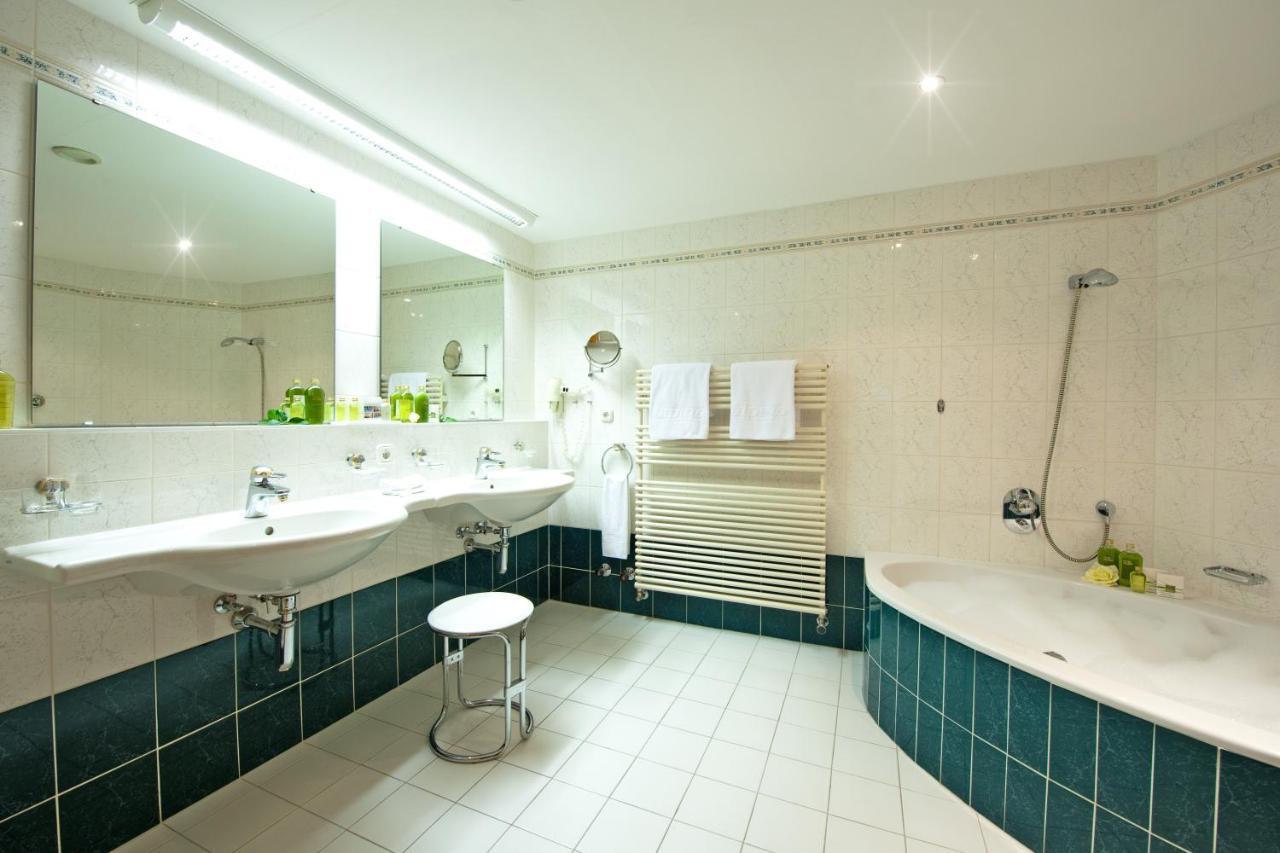 Hotel Alpina Deluxe Obergurgl Szoba fotó